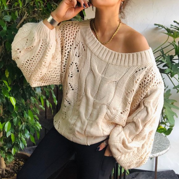 🏷 Sold | White Chunky Cable Knit Sweater - Picture 3 of 9